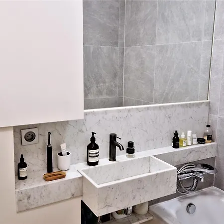 Luminous 1bedroom Flat In Central 파리